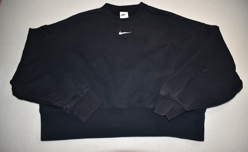 Nike Cropped Crewneck Sweatshirt Women's XS Black Boxy Oversized Center Swoosh